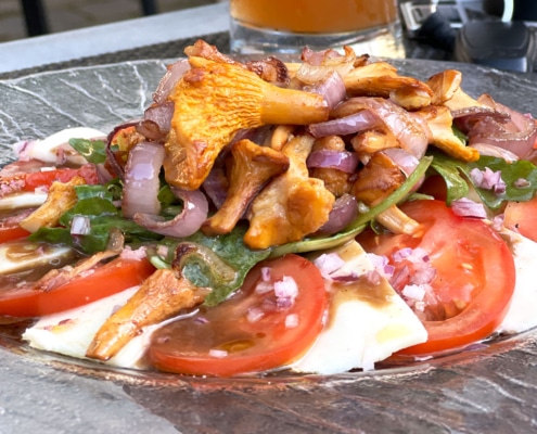 Tomate-Mozarella-Pfifferlinge