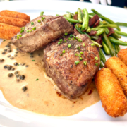 Rinderfilet-Speckbohnen-Kroketten